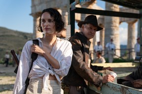Phoebe Waller-Bridge et Harrison Ford dans Indiana Jones et le cadran du destin