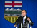 Le premier ministre Jason Kenney prend la parole lors d'un événement à Spruce Meadows à Calgary le mercredi 18 mai 2022.