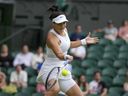 La Canadienne Bianca Andreescu retrouve les Tunisiens d'Ons Jabeur lors de Wimbledon à Londres, le samedi 8 juillet 2023.