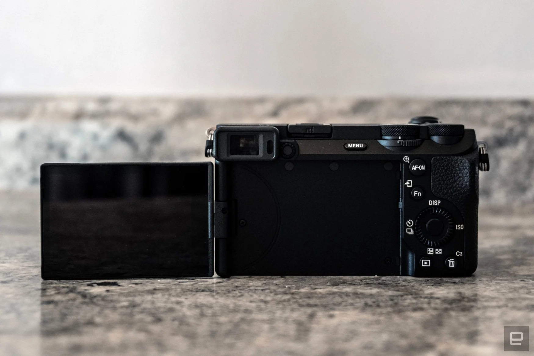L'A6700 de Sony est son nouvel appareil photo sans miroir phare