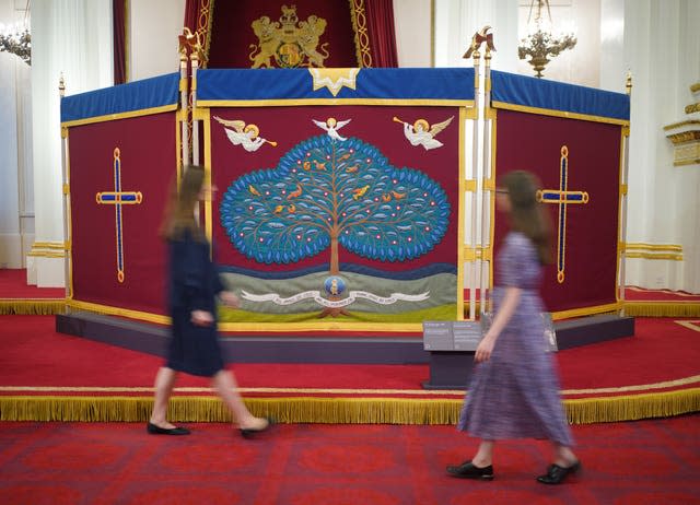 Affichage du couronnement au palais de Buckingham