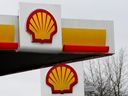 Shell envisagerait de vendre une participation dans son unité d'énergie renouvelable ou même de la scinder en une société distincte.