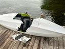 Des exploitants de bateaux inculpés après qu'un bateau a percuté ce kayak dans la région des lacs Rideau samedi