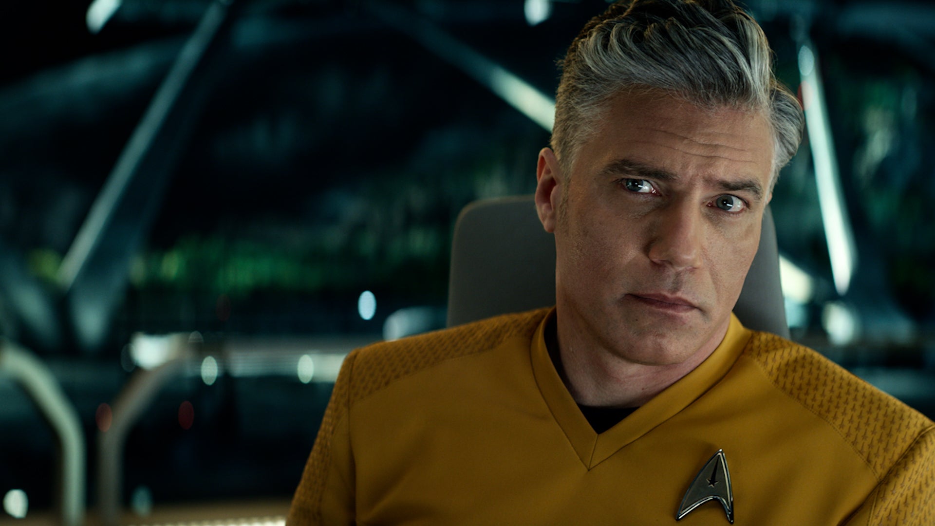 Anson Mount en tant que capitaine Pike dans Star Trek Strange New Worlds