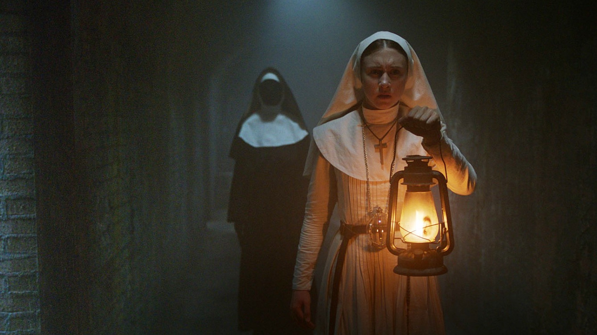 Taissa Farmiga dans le rôle de Sœur Irene dans le spin-off de The Conjuring The Nun