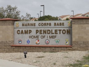 L'entrée de la base du Marine Corps Camp Pendleton est vue le 22 septembre 2015 à Oceanside, en Californie.