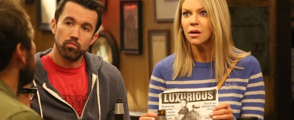 Rob McElhenney and Kaitlin Olson in It