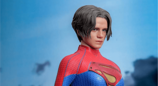 Internet réagit à la nouvelle figurine Supergirl de Hot Toys