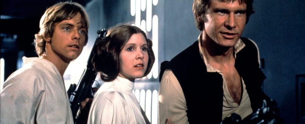 STAR WARS, (aka STAR WARS: EPISODE IV - A NEW HOPE), Mark Hamill, Carrie Fisher, Harrison Ford, 1977.