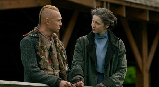 Outlander Star explique pourquoi la mort de leur personnage a dû être filmée d'une manière très spécifique