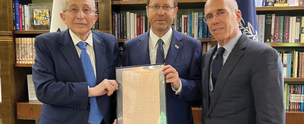Pourquoi Jeffrey Katzenberg et le rabbin Marvin Hier se sont rendus à Jérusalem avec une lettre d'Hitler