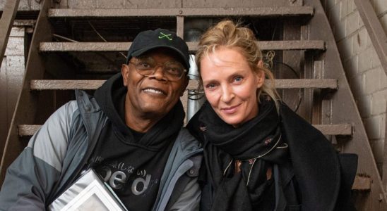 NEW YORK, NEW YORK - OCTOBER 01: Uma Thurman (R) reunites with Samuel L. Jackson (L) at an early preview performance of August Wilson's "The Piano Lesson" on Broadway at the Barrymore Theatre on October 01, 2022 in New York City. (Photo by Noam Galai/WireImage)