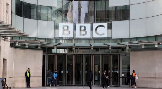 Un membre du personnel masculin de la BBC suspendu après avoir été accusé d'avoir payé un adolescent pour des photos explicites