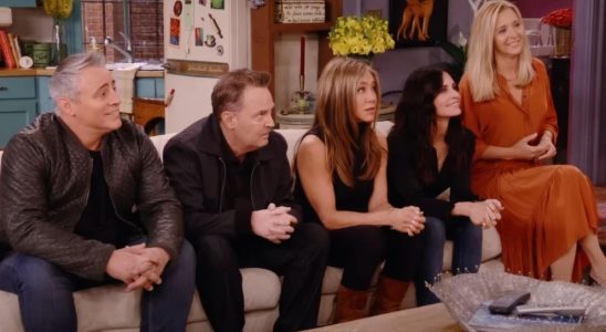 Matthew Perry, Matt LeBlanc, Jennifer Aniston, Courteney Cox and Lisa Kudrow on Friends: The Reunion.