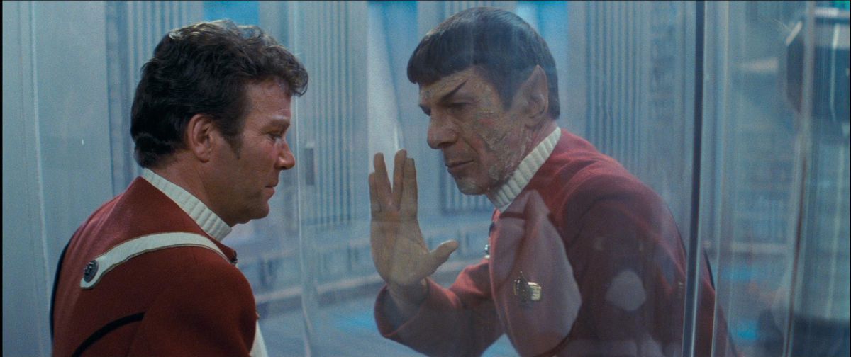 William Shatner et Leonard Nimoy dans Star Trek II : La colère de Khan.