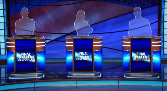 Les champions de Jeopardy critiquent le studio sur l'offre de retour et franchissent la ligne de piquetage de la WGA