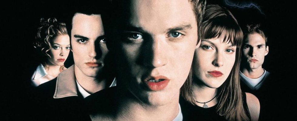 Devon Sawa and the Final Destination cast in the official poster