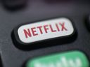 Cette photo d'archive du 13 août 2020 montre un logo de Netflix sur une télécommande à Portland, Oregon.