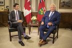Le premier ministre Justin Trudeau rencontre le premier ministre de l'Ontario, Doug Ford, à l'Assemblée législative de Queen's Park, à Toronto, le mardi 30 août 2022. LA PRESSE CANADIENNE/Chris Young