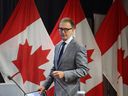 Tiff Macklem, gouverneur de la Banque du Canada, arrive pour prendre la parole lors d'une conférence de presse à l'auditorium de la Banque du Canada à Ottawa.