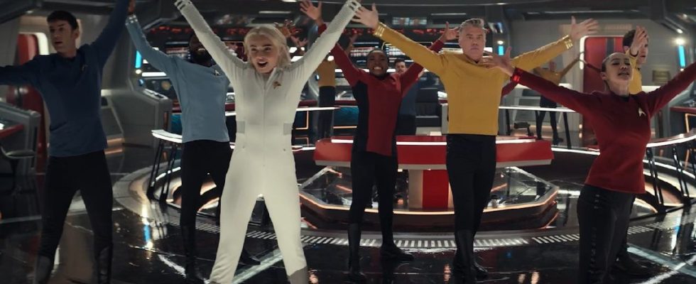 The Enterprise crew dancing on Strange New Worlds