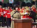 La ministre des Anciens Combattants, Ginette Petitpas Taylor, prend la parole lors de la cérémonie de la Journée nationale des Gardiens de la paix à Ottawa, le dimanche 13 août 2023.