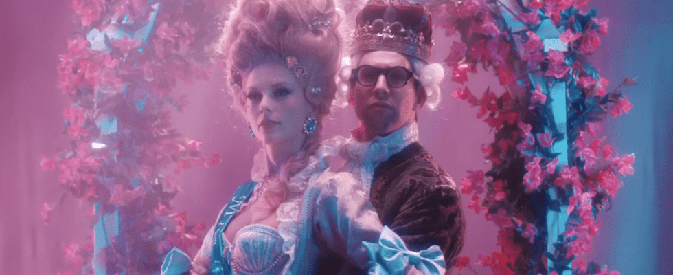 Taylor Swift and Jack Antonoff in Bejeweled music video