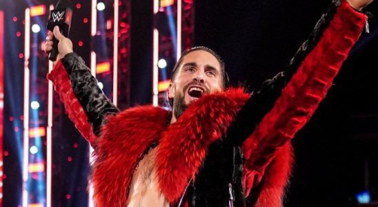 Seth Rollins de la WWE révèle le choix de tenue qui a rendu sa femme Becky Lynch "jalouse"