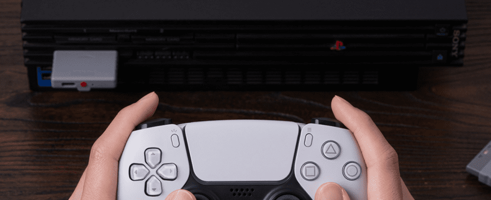 Un nouvel appareil 8BitDo vous permet de jouer à la PS2 avec votre PS5 DualSense