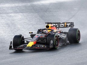 Max Verstappen des Pays-Bas conduit lors du Grand Prix des Pays-Bas sur le circuit Zandvoort le 27 août 2023 à Zandvoort, Pays-Bas.