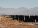 Une centrale solaire construite par SunPower Corp. près du Salvador, dans le désert d'Atacama, au nord du Chili. 
