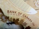 Les Canadiens continuent de dépenser malgré une inflation et des taux d'intérêt élevés