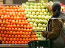 Les prix des produits d'épicerie ont affiché une augmentation d'une année sur l'autre de 11,3 pour cent en Colombie-Britannique en février. 