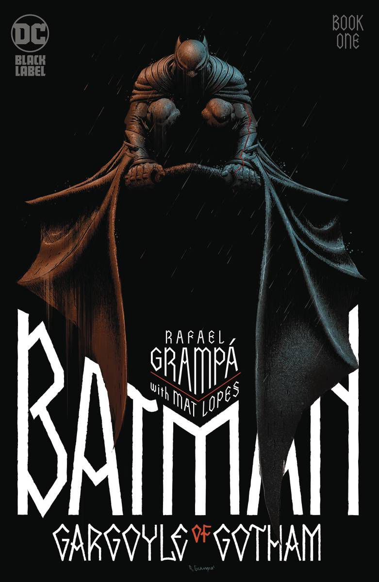 Batman s'accroupit comme une gargouille sur la couverture de Batman : Gargoyle of Gotham.