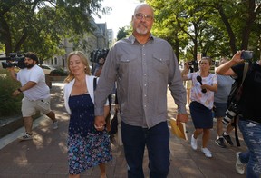 L'organisateur de la manifestation du convoi, Chris Barber, se rend au tribunal d'Ottawa pour le procès criminel de lui et de sa collègue organisatrice Tamara Lich, à Ottawa, le mercredi 6 septembre 2023. TONY CALDWELL/Postmedia