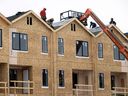 Il reste un énorme écart de 3,5 millions de logements entre le nombre de logements que le Canada est en train de construire et le nombre nécessaire pour rétablir l’abordabilité du logement.