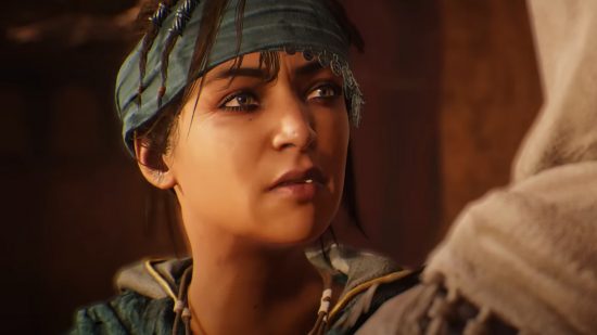Hadya, la jeune fille que Basim rencontre dans les rues de Bagdad, exprimée par Sophia Eleni de la liste des acteurs de la voix d'Assassin's Creed Mirage.