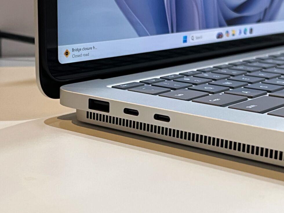 Un nouveau port USB-A permet de remédier aux limitations de connectivité du modèle d'origine.