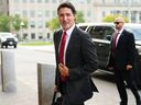 Le premier ministre Justin Trudeau arrive sur la Colline du Parlement à Ottawa, le lundi 18 septembre 2023, alors que la Chambre des communes reprend pour la séance d'automne.