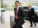 Le premier ministre Justin Trudeau arrive sur la Colline du Parlement à Ottawa, le lundi 18 septembre 2023, alors que la Chambre des communes reprend pour la séance d'automne.