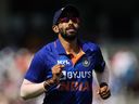 Le Jasprit Bumrah de l'Inde réagit lors du deuxième match de cricket du Royal London One Day International (ODI) en 2022.
