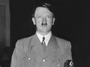Une photo non datée montre le chancelier nazi Adolf Hitler.
