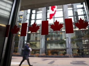 L'édifice de la Banque du Canada à Ottawa.  La croissance de l'économie canadienne est restée stable en juillet.