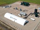 E3 Lithium testera si elle peut extraire du lithium d'anciens réservoirs de pétrole et de gaz épuisés à un rythme commercialement viable sur son site d'usine en Alberta. 
