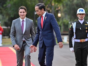 Le président indonésien Joko Widodo et Justin Trudeau