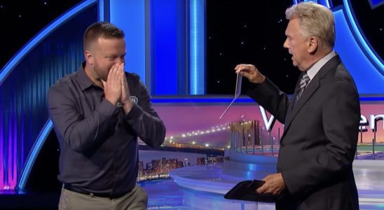 Contestant wins big on Wheel of Fortune