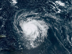 Cette image satellite fournie par la NOAA montre l'ouragan Lee le 9 septembre 2023, à 14h20 UTC.  Lee est désormais une tempête de catégorie 3 avec des vents maximums soutenus de 185 km/h et 620 km à l'est-nord-est du nord des îles Sous-le-Vent, selon le National Hurricane Center.