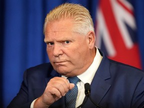 Le premier ministre de l'Ontario, Doug Ford, s'adresse aux journalistes à Queen's Park, à Toronto, le mardi 5 septembre 2023. LA PRESSE CANADIENNE/Chris Young