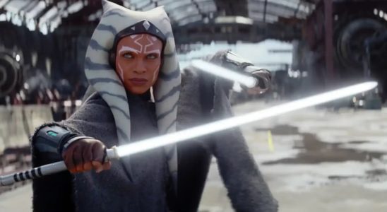 Pourquoi les sabres laser d'Ahsoka sont blancs dans Star Wars