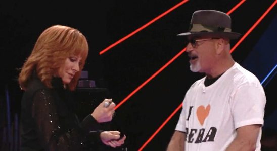 Reba McEntire and Howie Mandel on The Voice